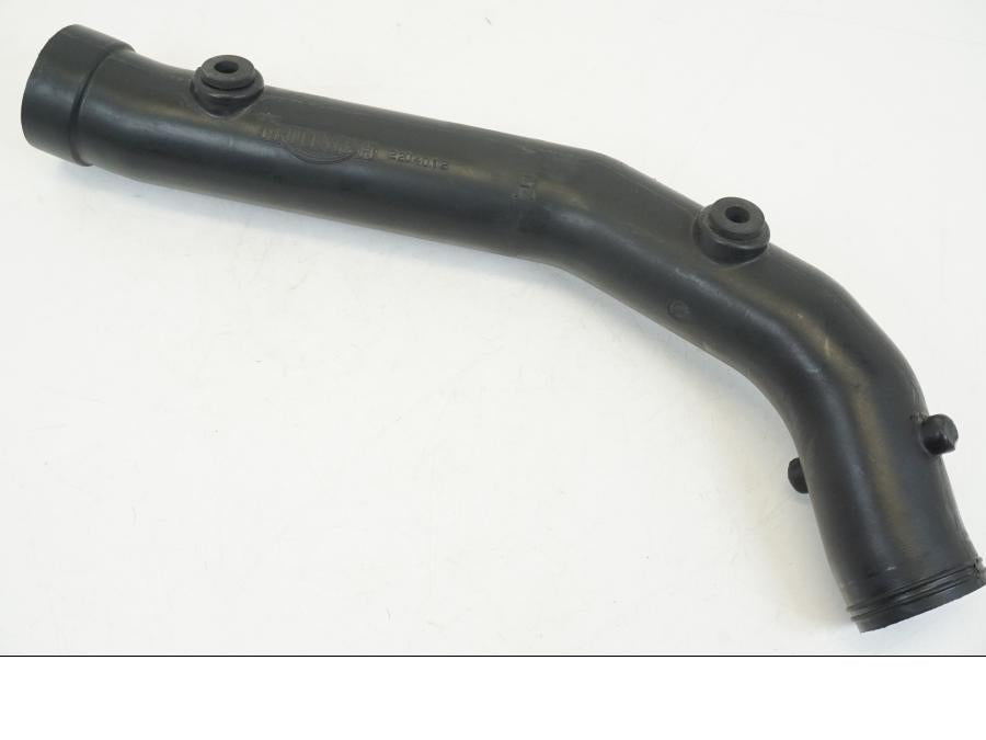 Baksidan på Luftrör från en Triumph TT 600 -2002 motorcykel.