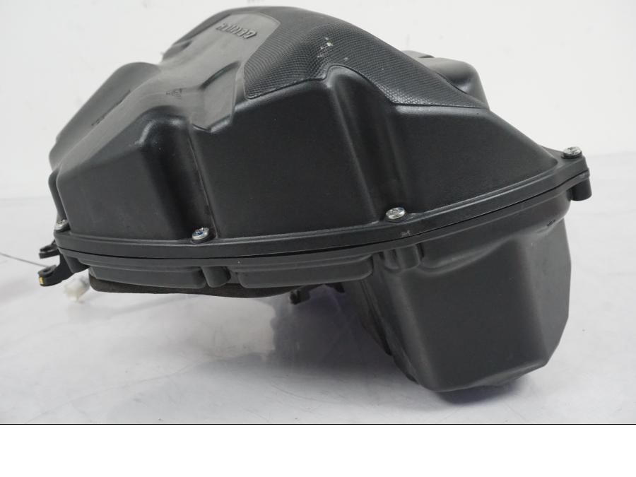 Extrabild2 på Luftburk från en Yamaha YZF 1000 R1 -2007 motorcykel.