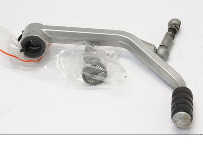 Snett uppifrån på Växelpedal från en BMW R 1150 RS -2004 motorcykel.