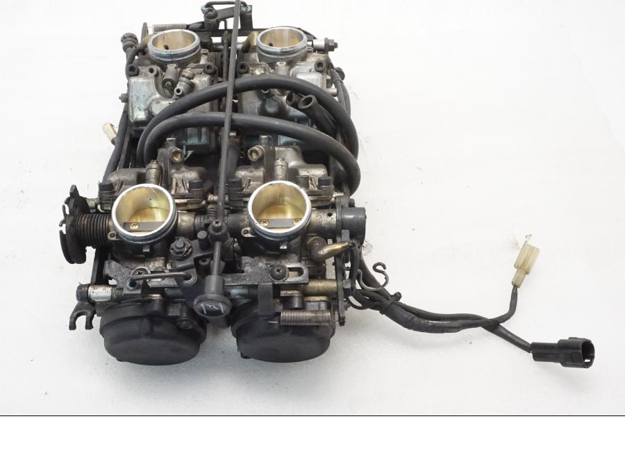 Höger sida på Förgasare från en Yamaha XVZ 13TD -1999 motorcykel.