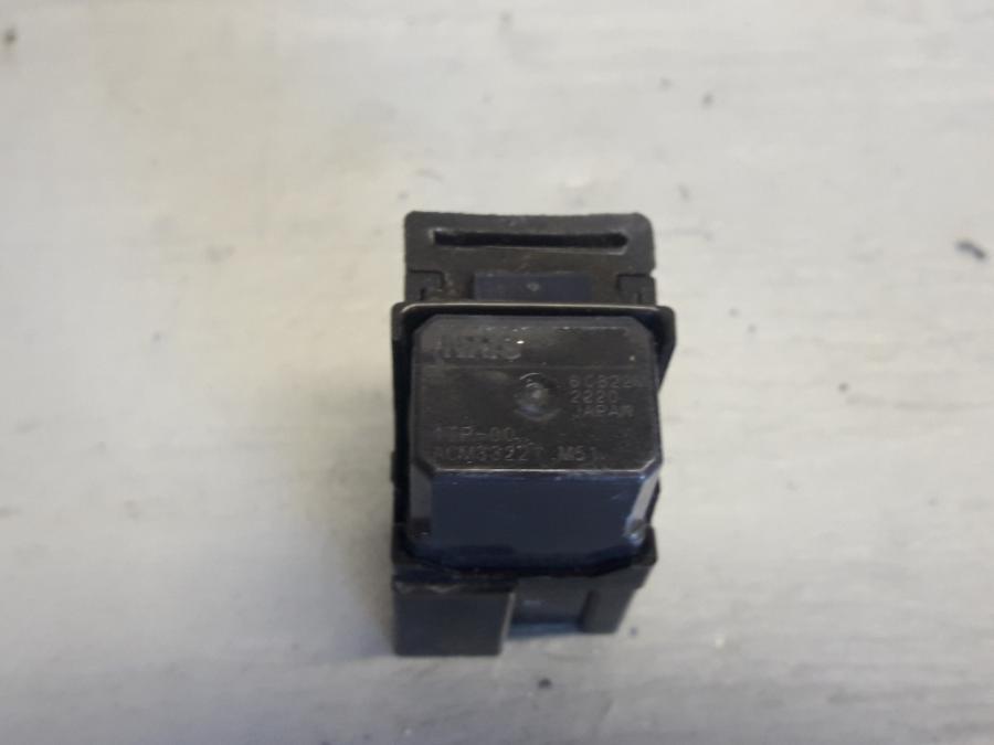 Framsidan på Relä från en Yamaha MT 125 -2017 motorcykel.