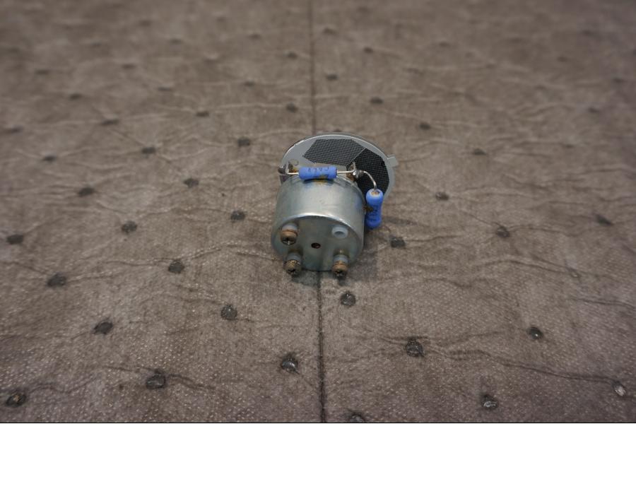 Baksidan på Temperaturmätare från en Honda XRV 750 -1995 motorcykel.