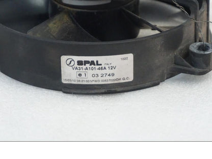 Höger sida på Vattenkylfläkt från en Aprilia RSV 1000 -2010 motorcykel.