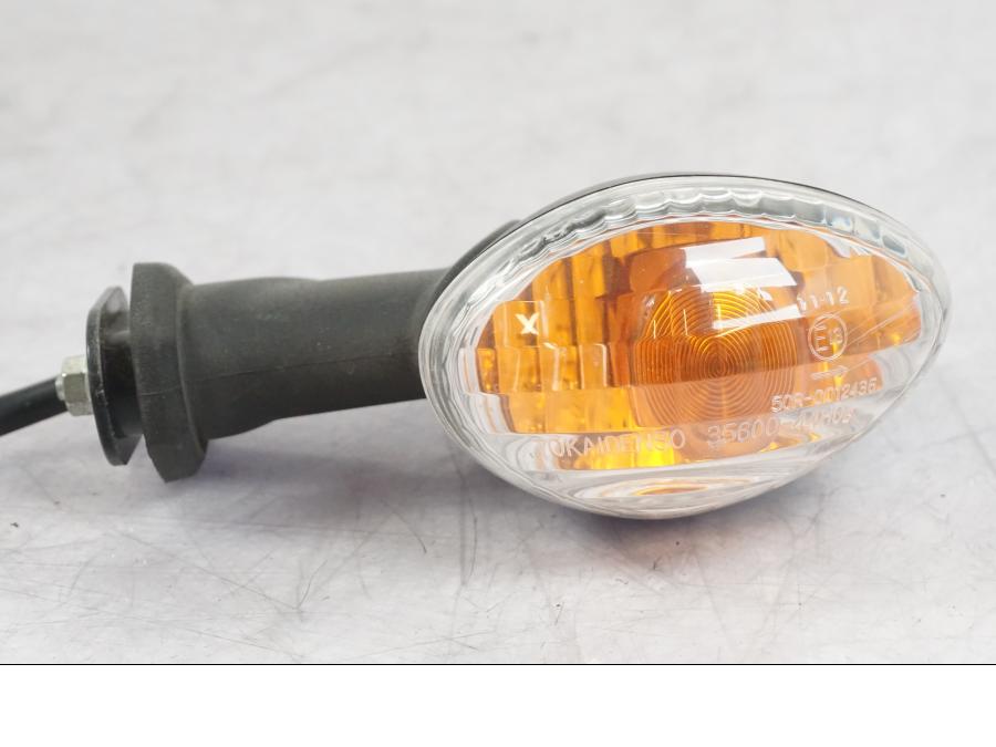 Höger sida på Blinkers från en Suzuki GSF 1250 -2010 motorcykel.