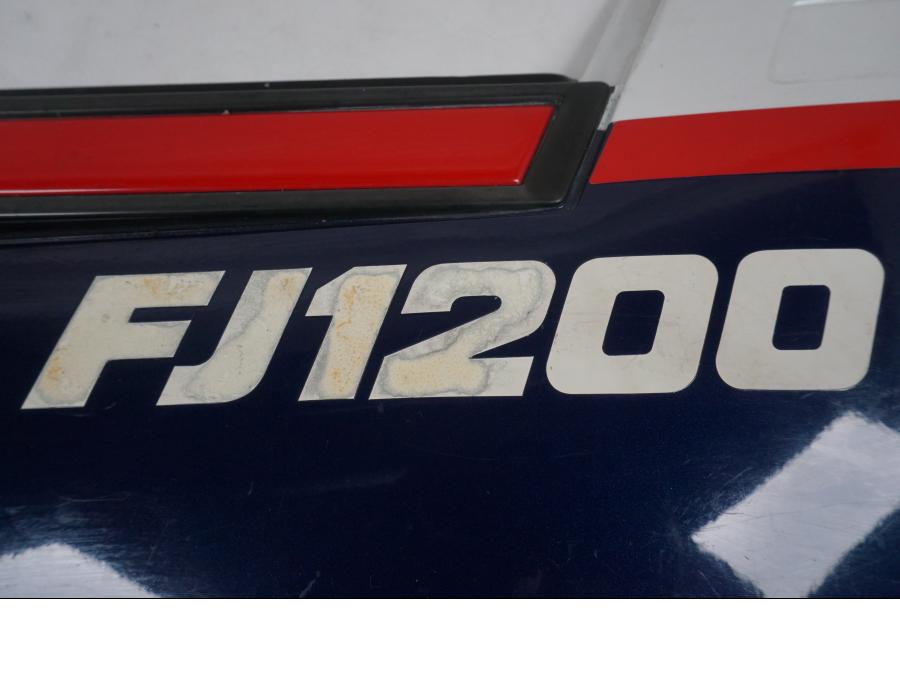 Vänster sida på Sidopanel från en Yamaha FJ 1200 -1986 motorcykel.