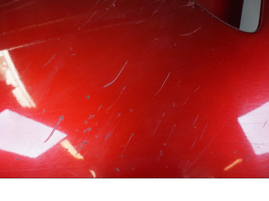 Snett nerifrån på Sidkåpa från en Honda CBR 1100 XX -1999 motorcykel.