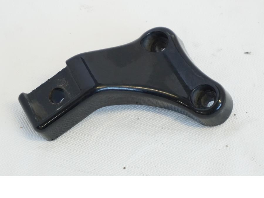 Höger sida på Fotpinnefäste från en Kawasaki VN 1500 Mean Streak -2002 motorcykel.