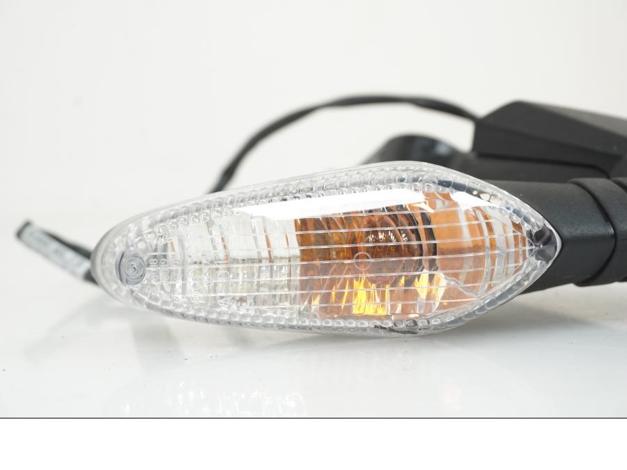 Baksidan på Blinkers från en Ducati Monster 1200 -2014 motorcykel.