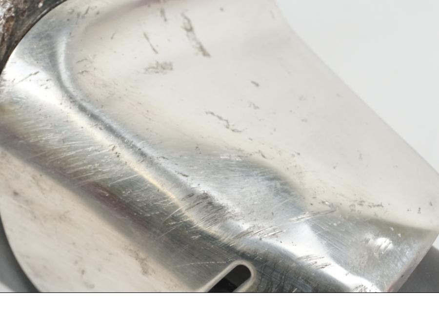 Vänster sida på Ljuddämpare från en Suzuki GSX-R 1000 -2007 motorcykel.