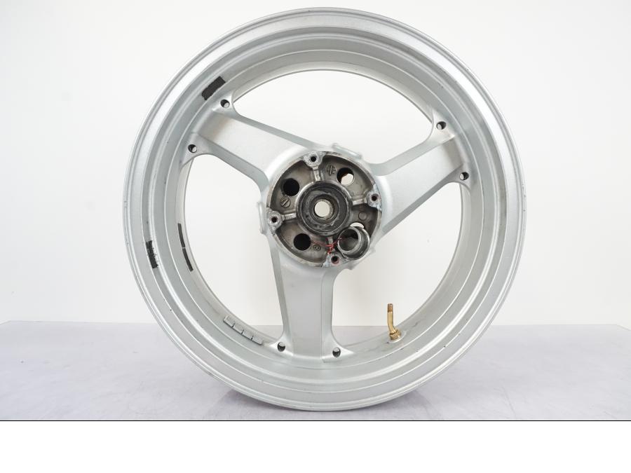 Extrabild2 på Fälg från en Kawasaki ZX-12R -2000 motorcykel.