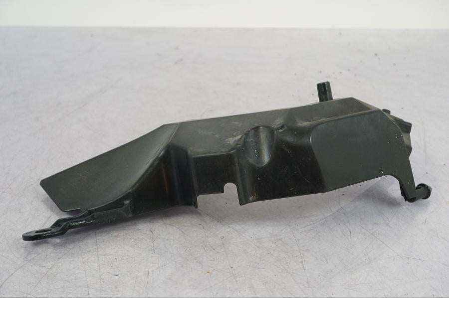 Framsidan på Värmeskydd från en Yamaha MT-09 SP -2018 motorcykel.