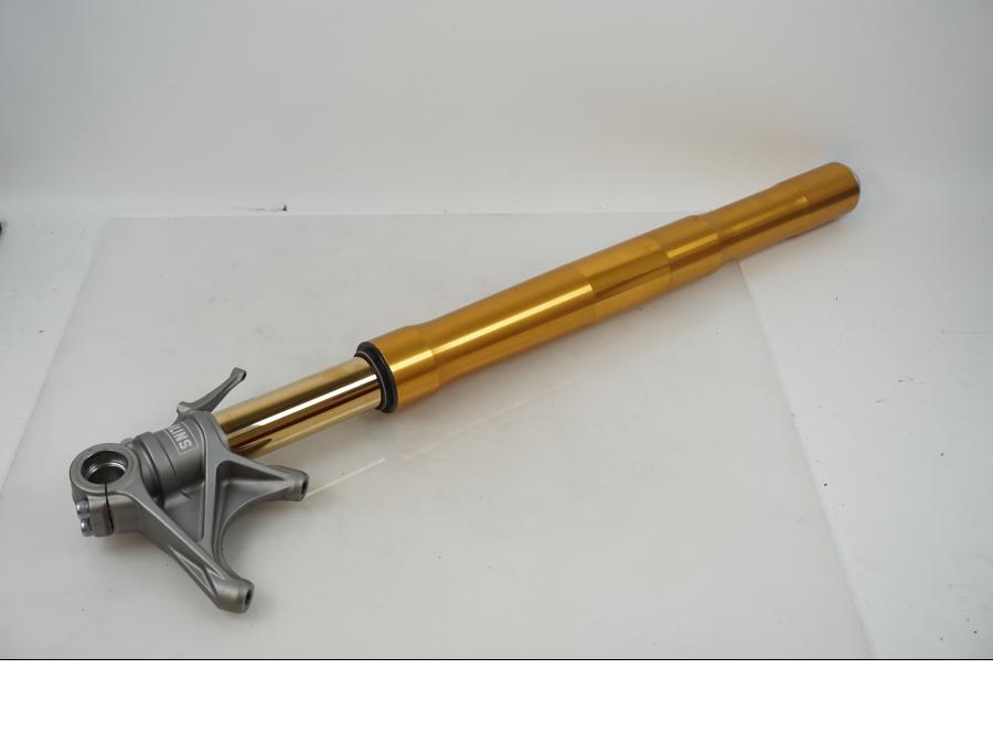 Framsidan på Gaffelben Öhlins från en Ducati Streetfighter S -2020 motorcykel.