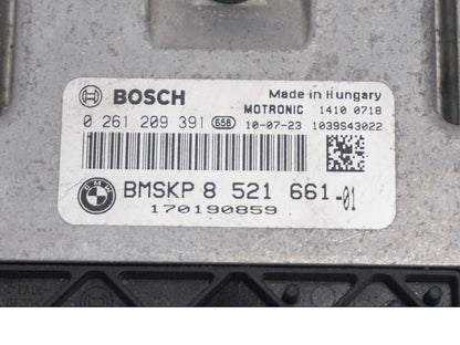 Höger sida på Instrumentpanel från en BMW K 1300 R -2011 motorcykel.