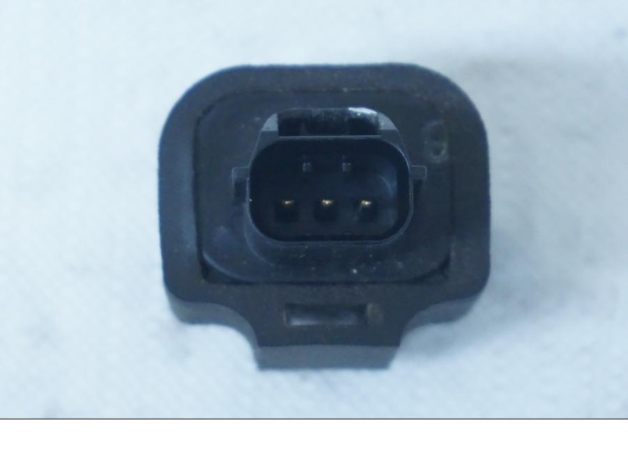 Baksidan på Tilt Sensor från en Kawasaki Ninja 650 -2018 motorcykel.