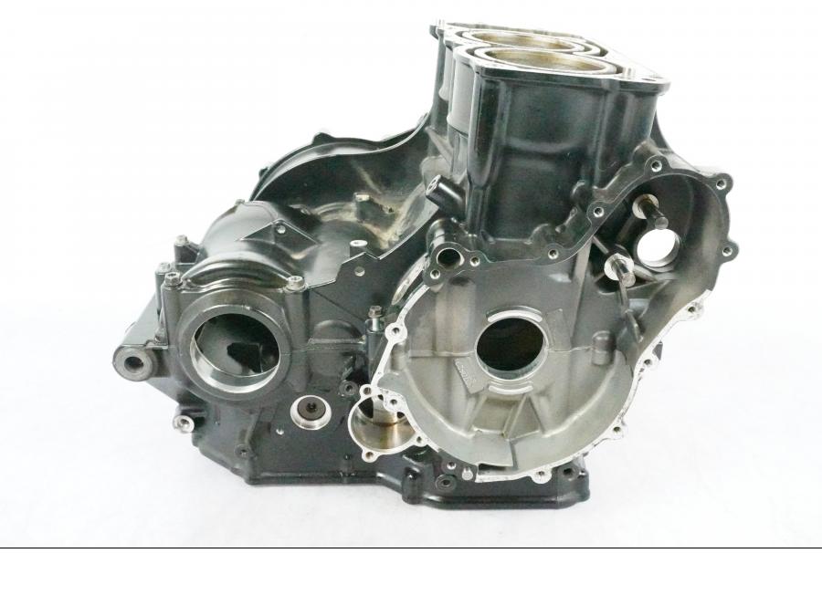 Framsidan på Motorblock från en BMW F 800 GS -2009 motorcykel.