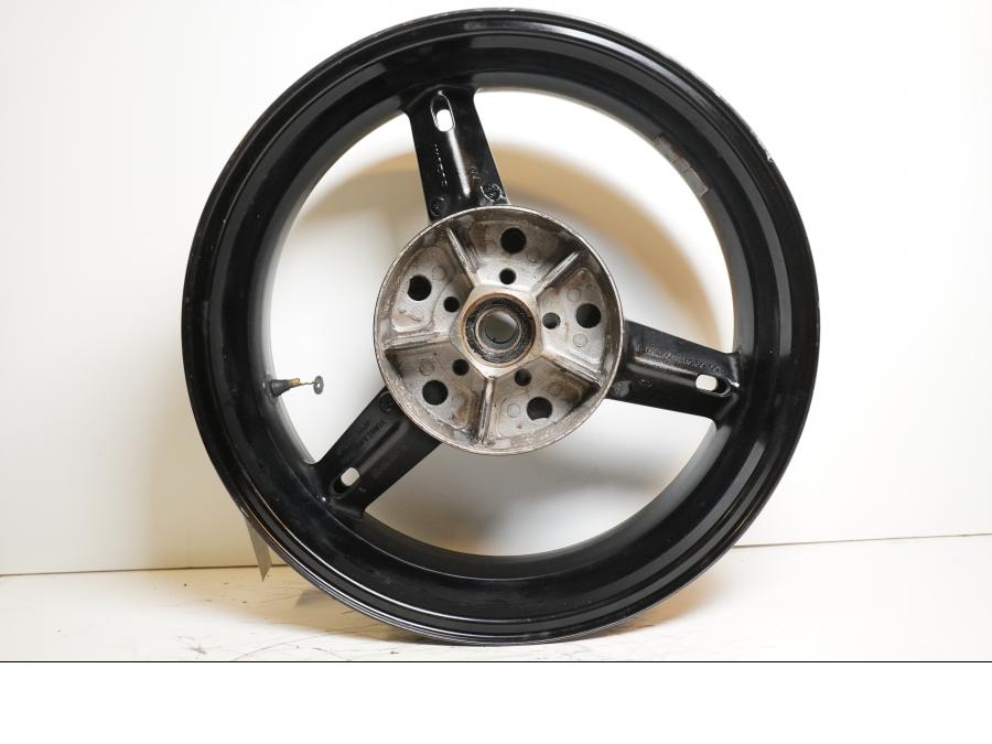 Extrabild2 på Fälg från en Suzuki GSX-R 600 -2004 motorcykel.