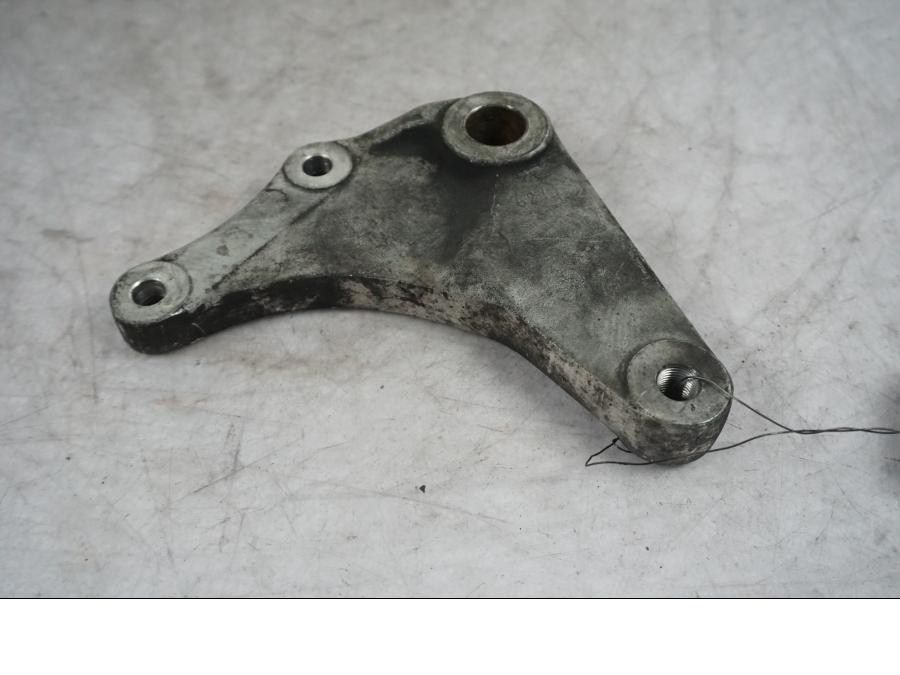 Framsidan på Bromsoksfäste från en Kawasaki VN 1500 -1996 motorcykel.