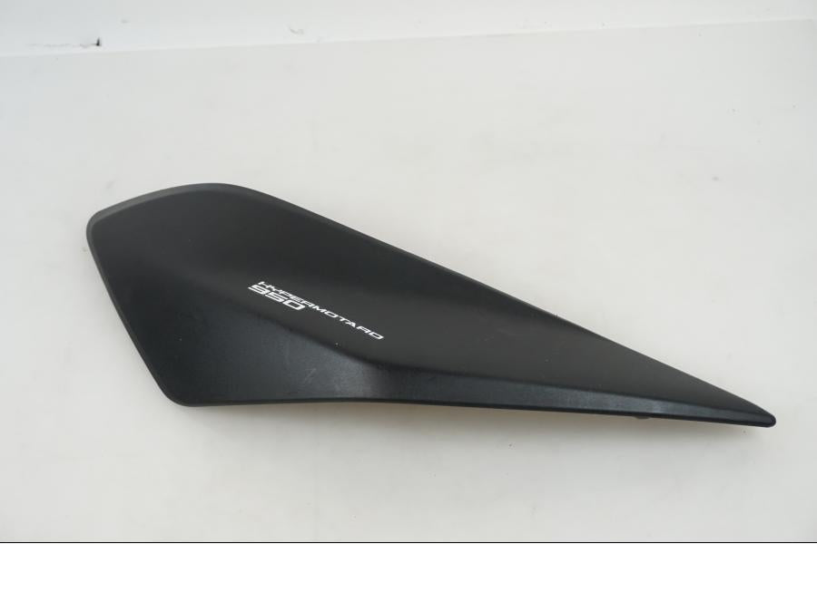 Framsidan på Bakvinge från en Ducati Hypermotard -2020 motorcykel.