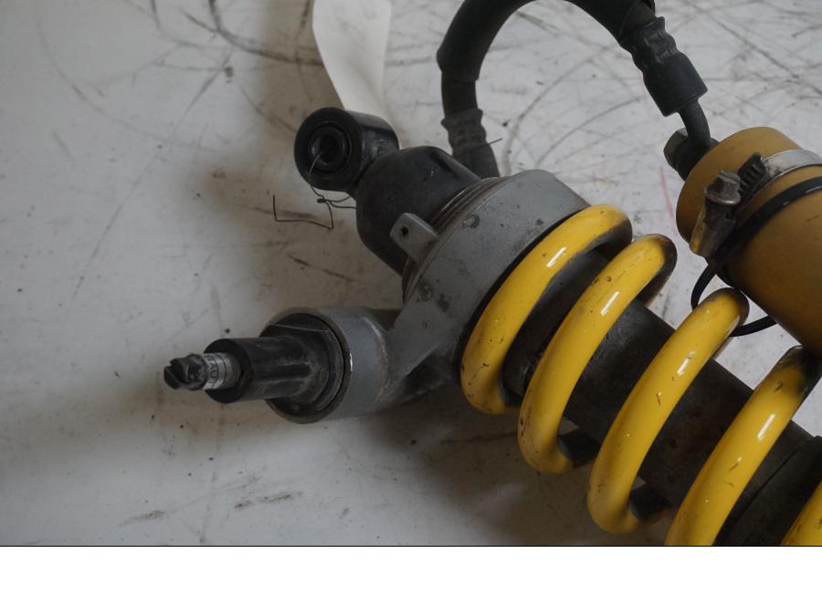 Höger sida på Stötdämpare från en Triumph Tiger 800 -2011 motorcykel.