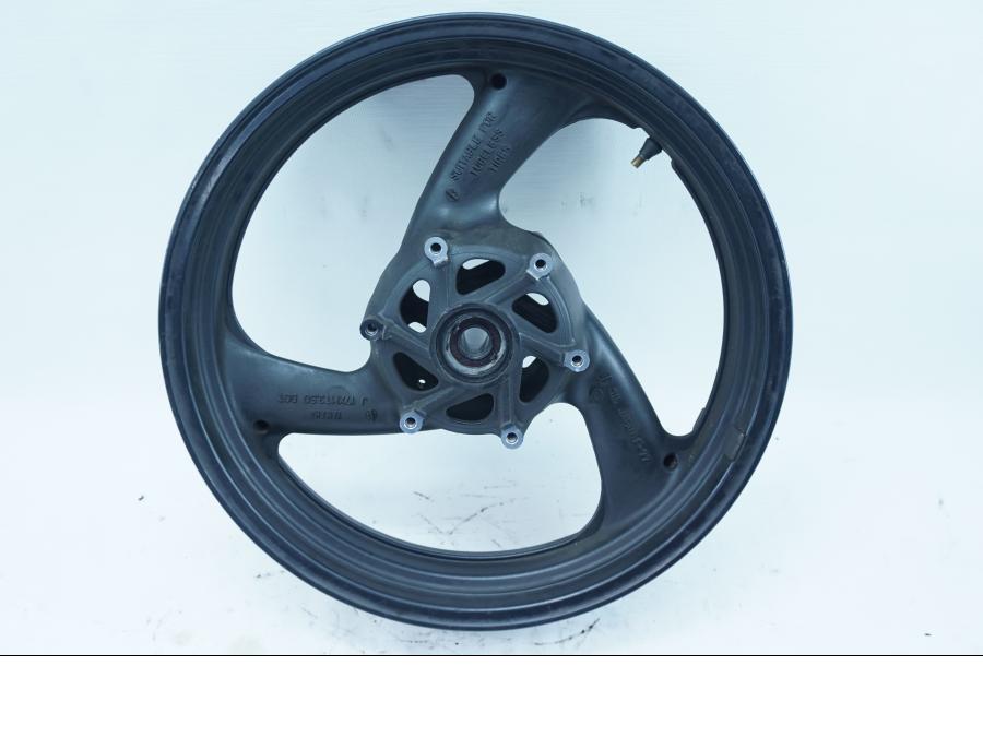 Höger sida på Fälg från en Yamaha YZF 1000 R -1997 motorcykel.