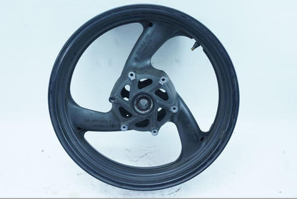 Höger sida på Fälg från en Yamaha YZF 1000 R -1997 motorcykel.