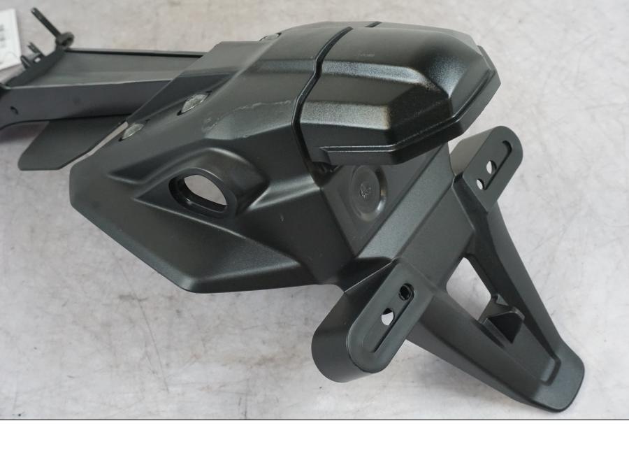 Baksidan på Skylthållare från en Yamaha MT-09 -2021 motorcykel.