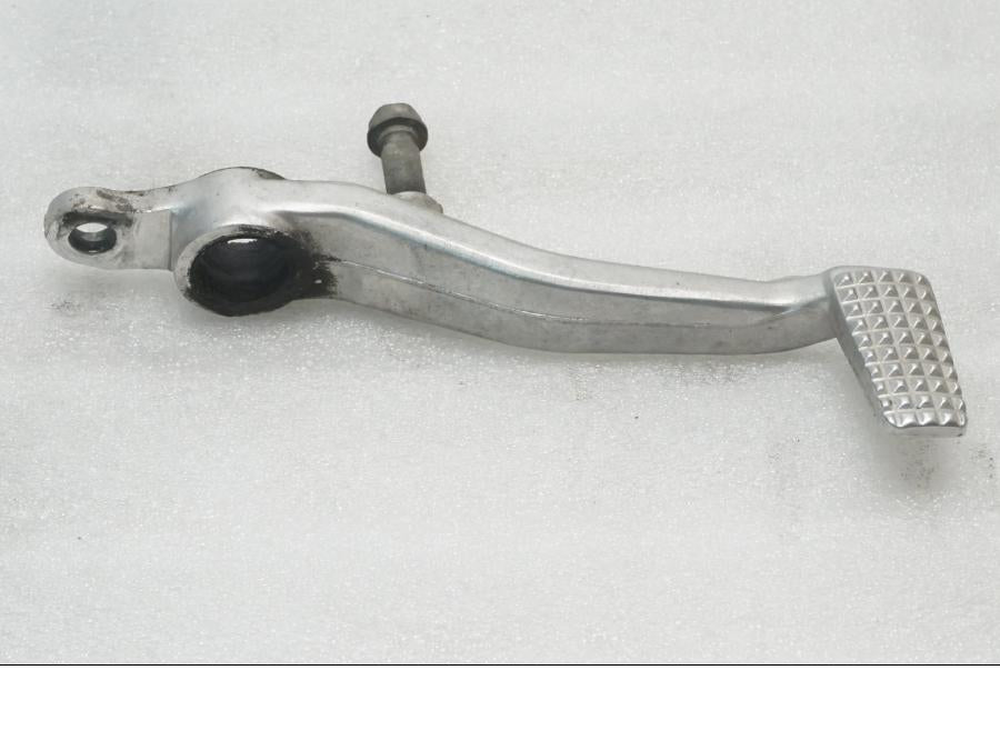 Framsidan på Bromspedal från en Kawasaki ZX-9R -1998 motorcykel.