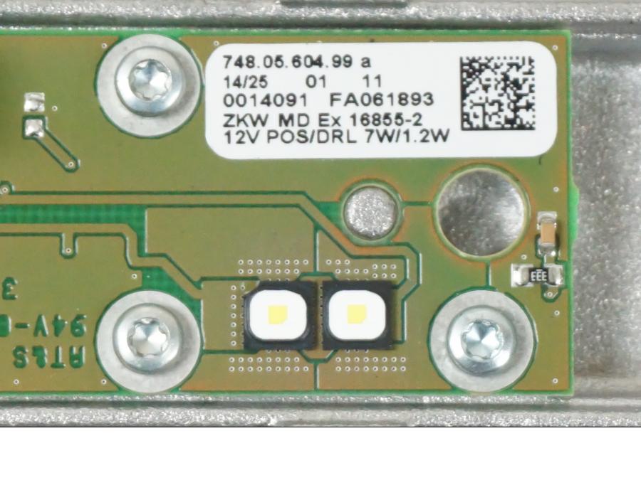 Snett nerifrån på Positionsljus från en BMW K 1600 GTL -2015 motorcykel.