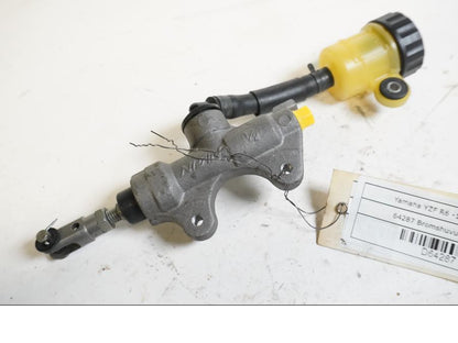 Framsidan på Bromshuvudcylinder från en Yamaha YZF R6 -2011 motorcykel.