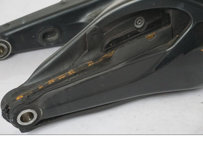 Baksidan på Sving från en KTM 1290 Super Duke R -2015 motorcykel.