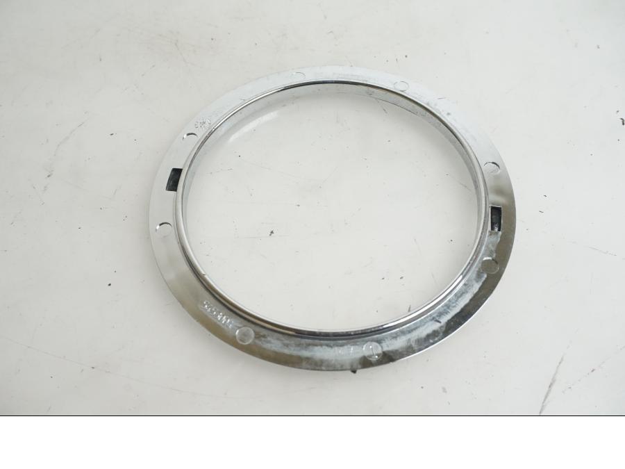 Framsidan på Instrumentkromfront från en Indian Chieftain Dark Horse -2019 motorcykel.