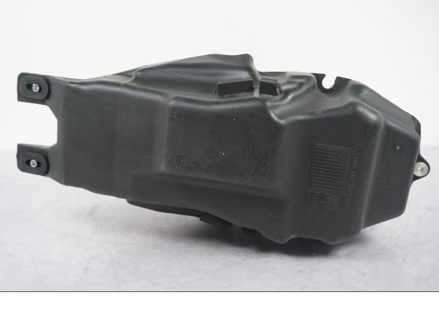 Extrabild1 på Bensintank från en Yamaha MT 125 -2017 motorcykel.