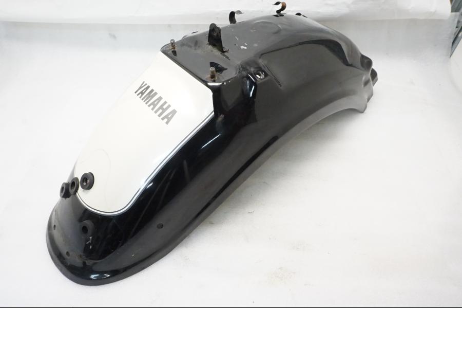 Vänster sida på Bakskärm från en Yamaha XV 1100 -1997 motorcykel.