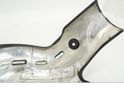 Vänster sida på Värmeskydd från en Ducati Streetfighter V4 -2020 motorcykel.