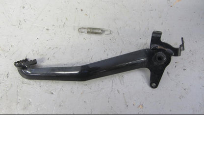 Framsidan på Bromspedal från en Suzuki LTA 750 XP E -2009 motorcykel.