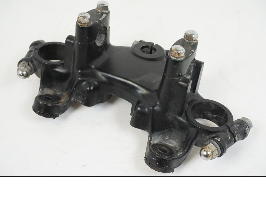 Baksidan på Gaffelkrona från en Suzuki GS 1000 -1978 motorcykel.