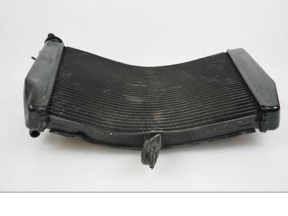 Snett uppifrån på Vattenkyl från en Suzuki GSX-R 750 -2009 motorcykel.