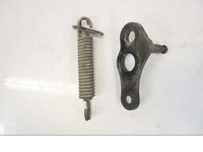 Baksidan på Centralstöd från en BMW R 1150 RS -2003 motorcykel.