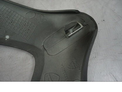 Vänster sida på Toppkåpa från en Ducati Multistrada 1200 -2017 motorcykel.