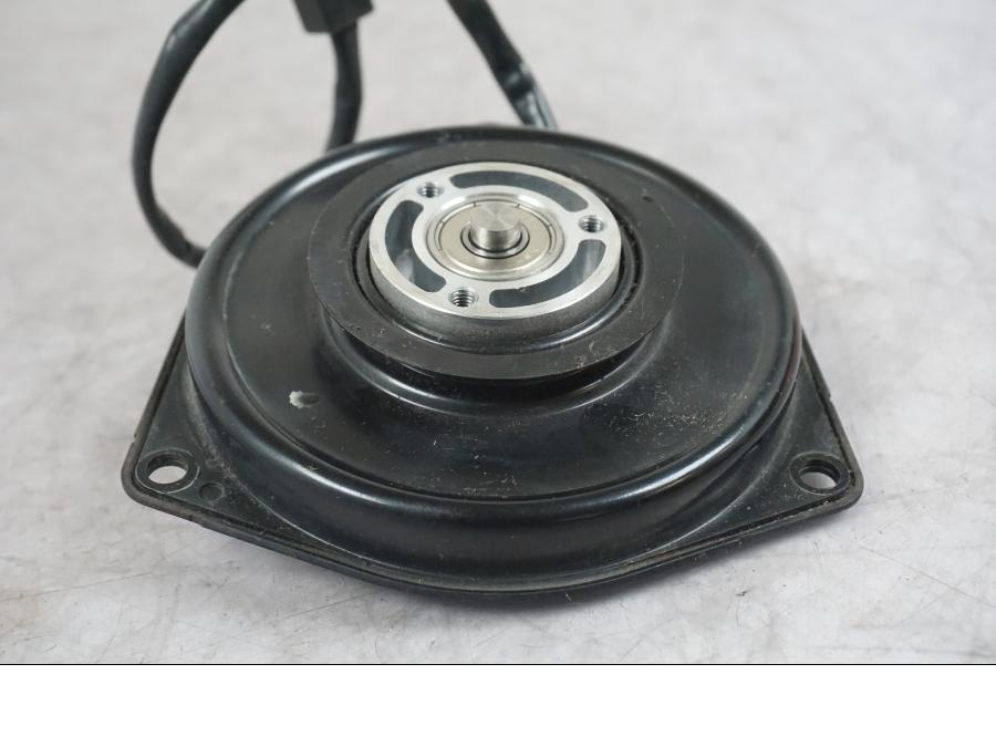 Höger sida på Vattenkylfläkt från en Kawasaki ZX-6R -2006 motorcykel.