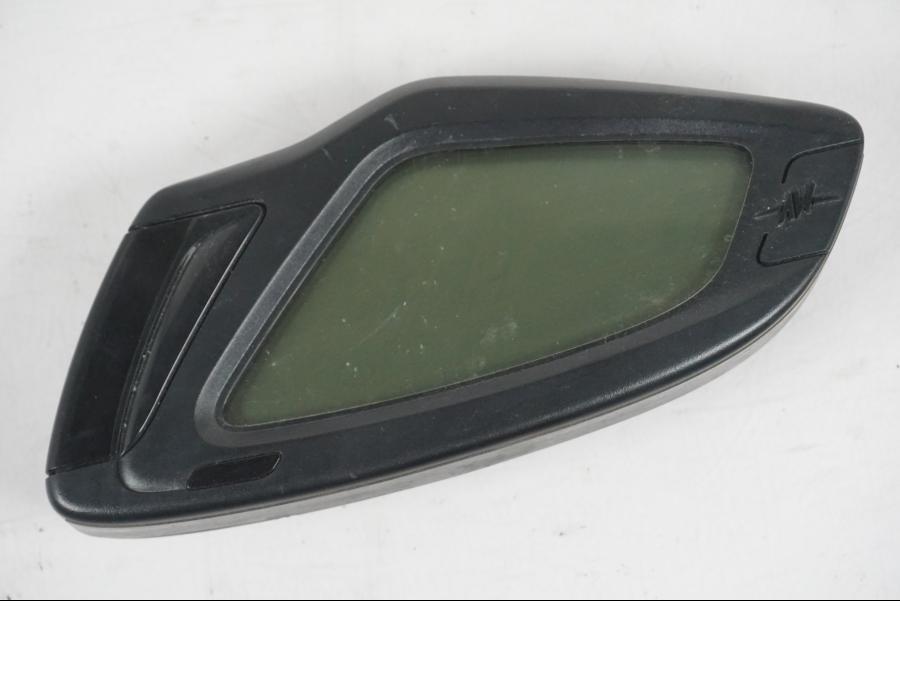 Framsidan på Instrumentpanel från en MV Agusta Dragster -2014 motorcykel.