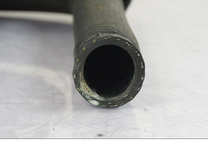 Snett uppifrån på Vattenkyl Slang Set från en Suzuki GSX 1300 RX -1999 motorcykel.