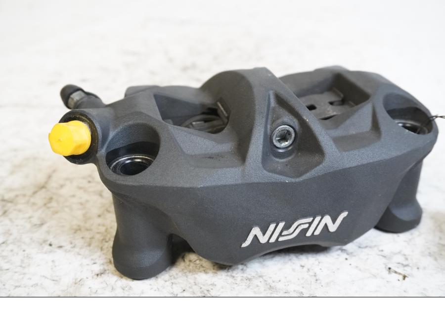 Framsidan på Bromsok från en Triumph Daytona 675 -2011 motorcykel.