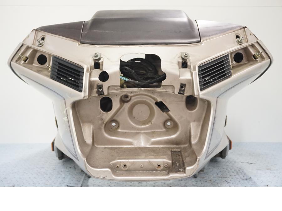 Framsidan på Toppkåpa från en Honda GL 1200 -1987 motorcykel.