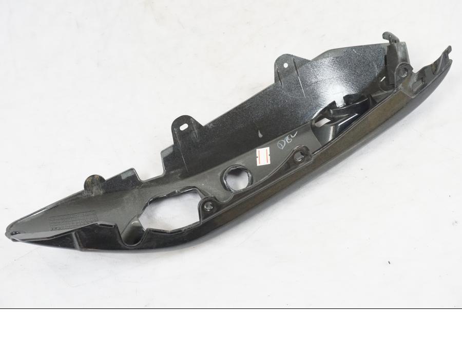 Höger sida på Bakvinge från en Kawasaki ER-6N -2016 motorcykel.