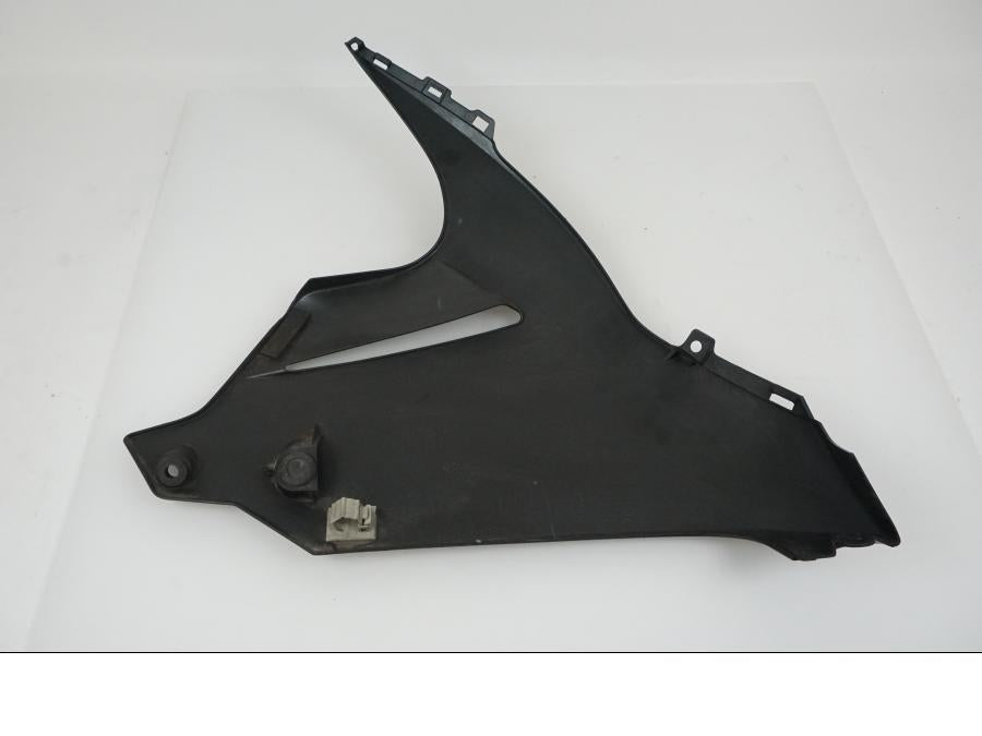 Snett uppifrån på Magkåpa från en Suzuki GSX-R 750 -2011 motorcykel.