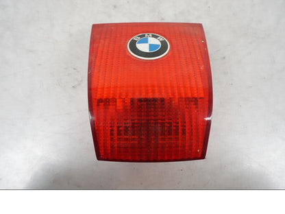 Framsidan på Baklampa från en BMW R 850 R -2004 motorcykel.