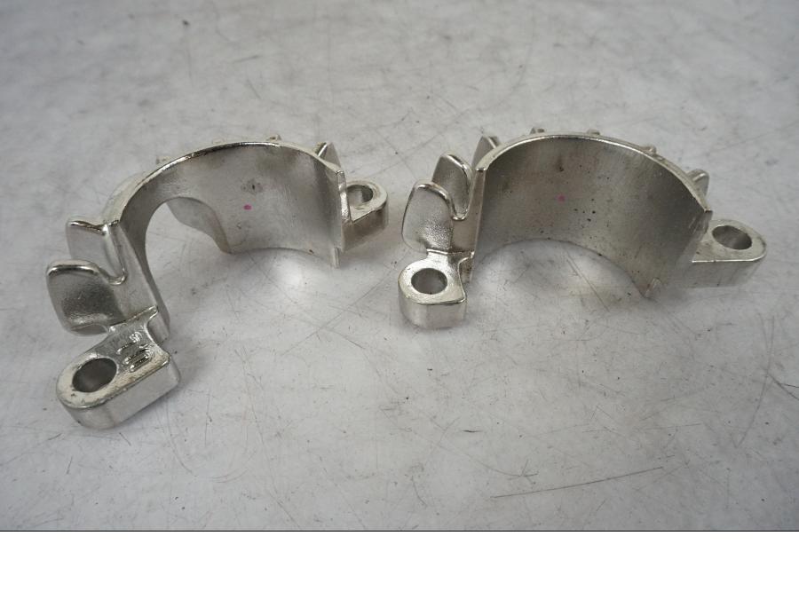 Vänster sida på Avgasanslutning från en Triumph Bonneville T120 -2021 motorcykel.