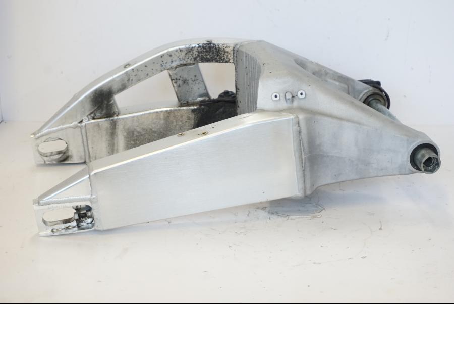 Framsidan på Sving från en Honda CBR 900 RR -2001 motorcykel.