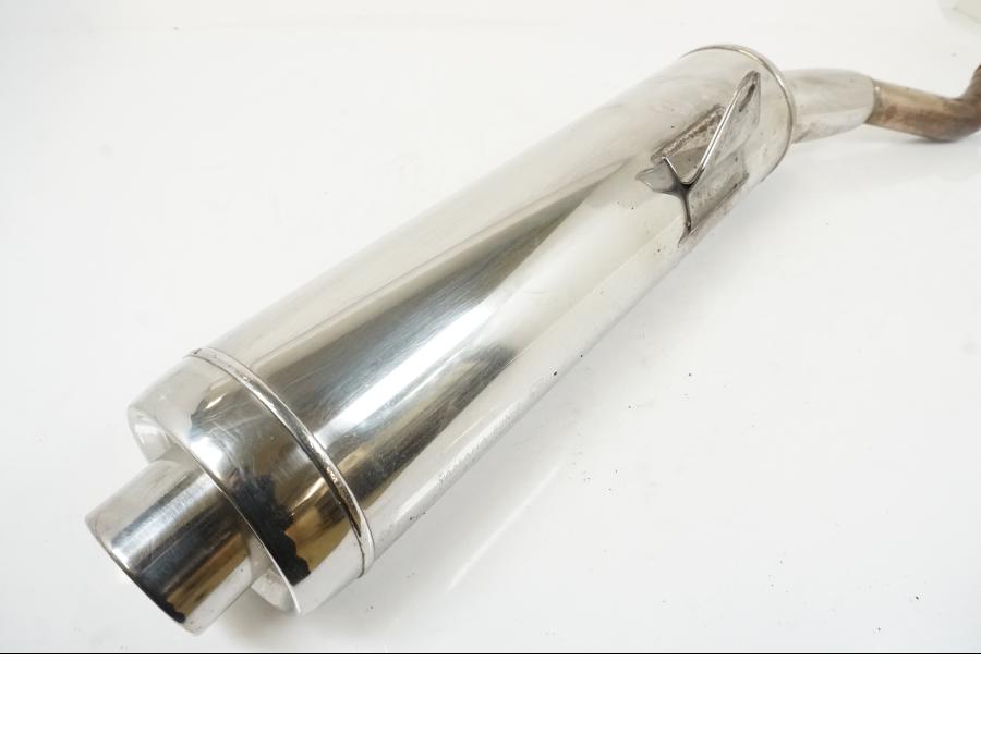 Baksidan på Ljuddämpare från en Yamaha BT 1100 -2003 motorcykel.